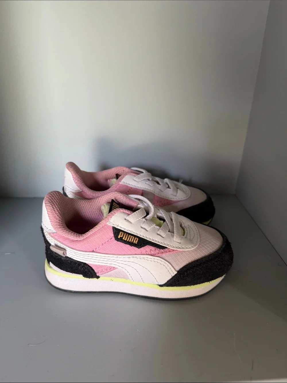 Puma Kids Pink, Black & White Low-Top Sneakers